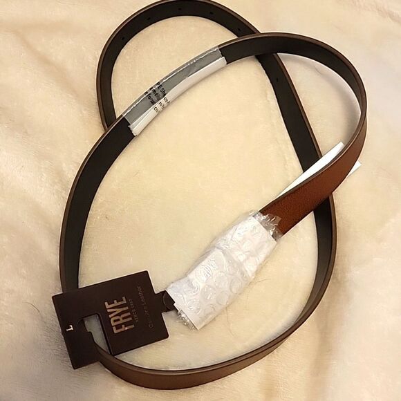 NWT Frye reversible belt NWT Frye 25mm Reversible Tan and Black Leather Belt w/ Brass  main image 3